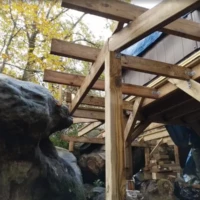 Réalisation Travaux de pose de terrasse bois en cours d’installation à Etampes