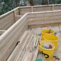 Réalisation Chantier de création d’une terrasse bois avec outils de pose