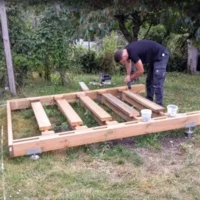 Réalisation création de la marquise avec support en bois à coté d étampes