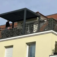 Réalisation pergola bioclimatique au dernier étage d'une copropriété à Ballainvilliers