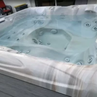 Réalisation Intérieur d’un spa de détente avec jets hydromassants à Arpajon